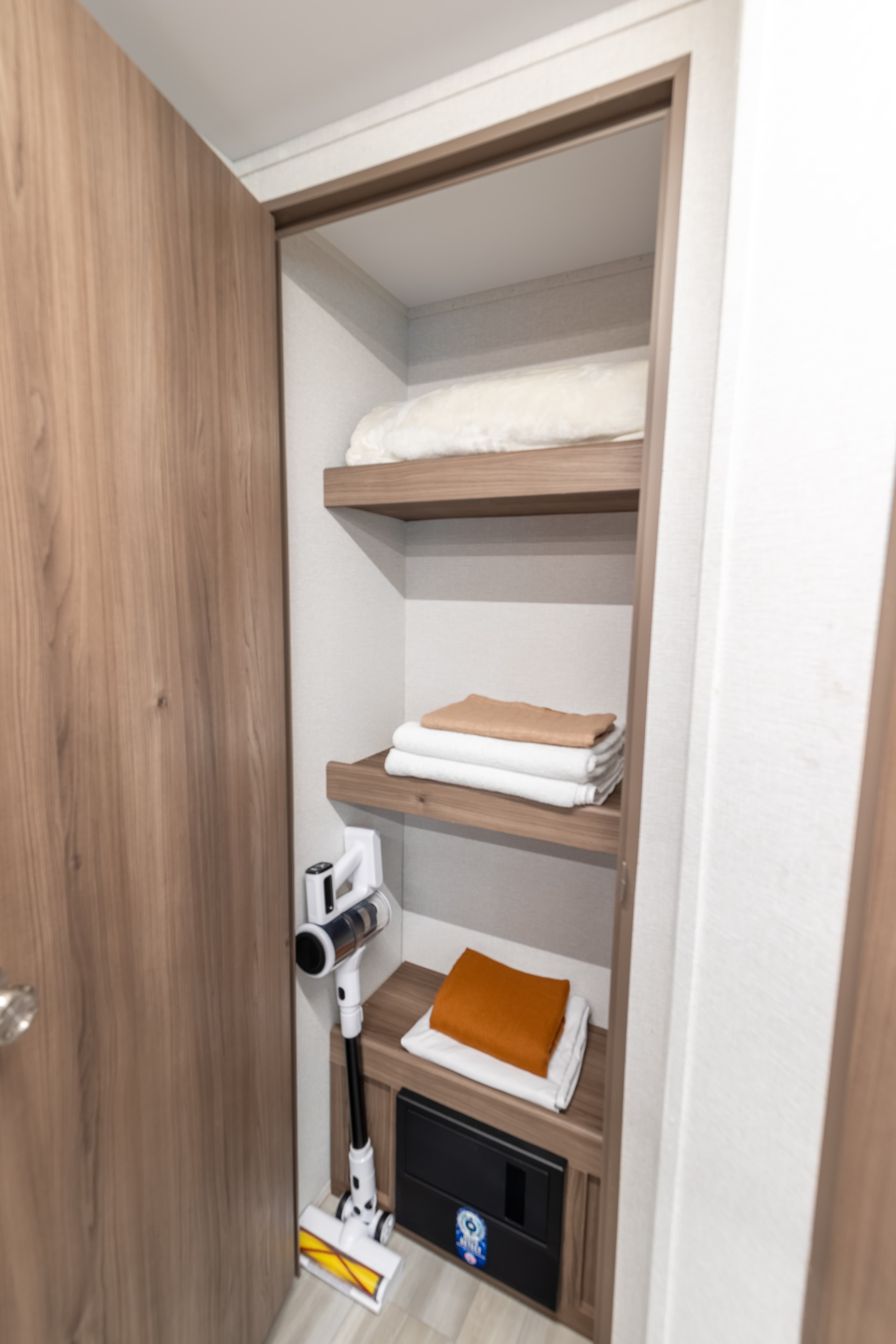 Go Explore X203 - Interior View 2