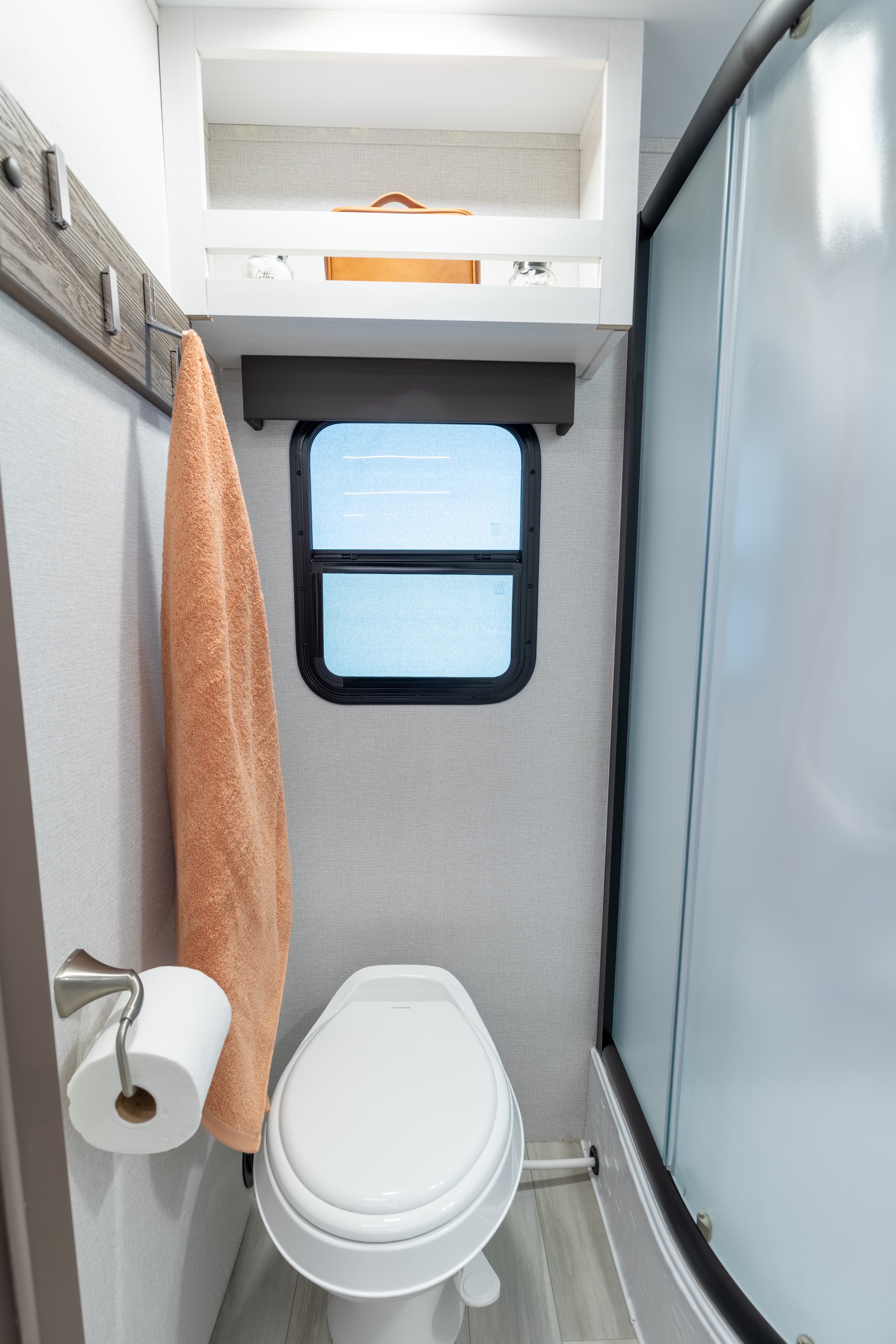 Go Explore X203 - Interior View 6