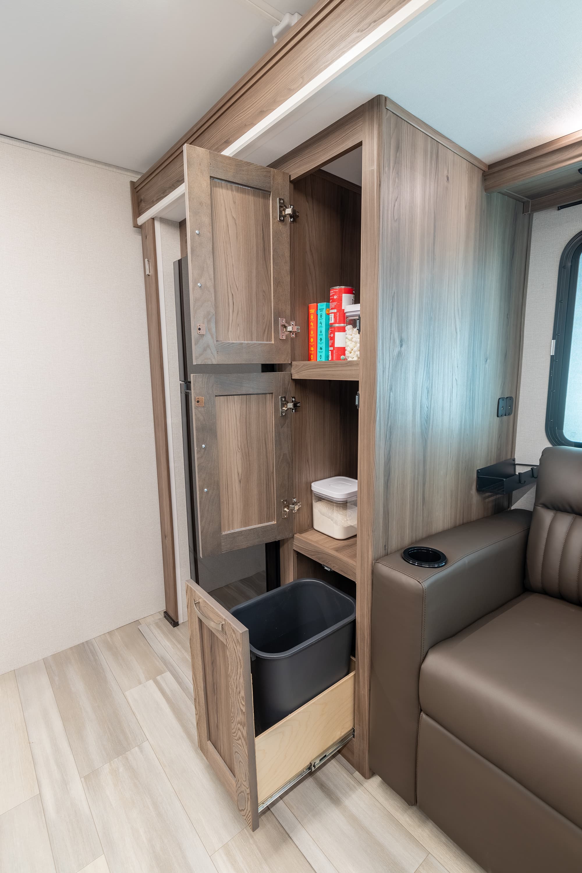 Go Explore X203 - Interior View 8