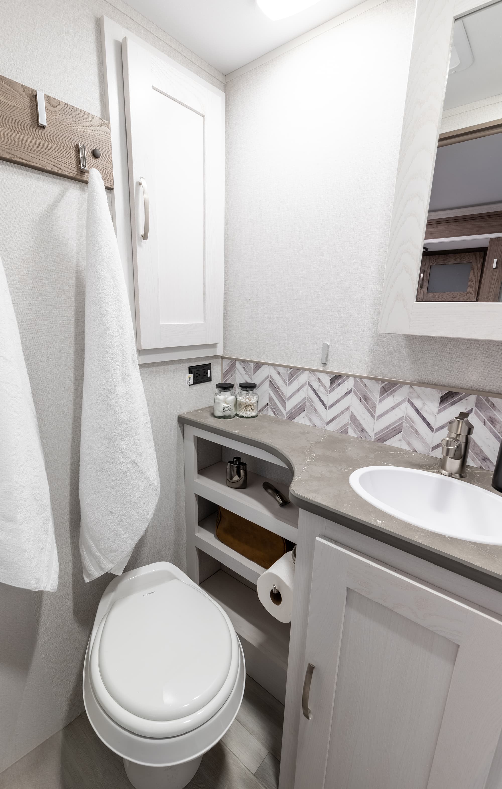 Go Explore X225 - Interior View 2