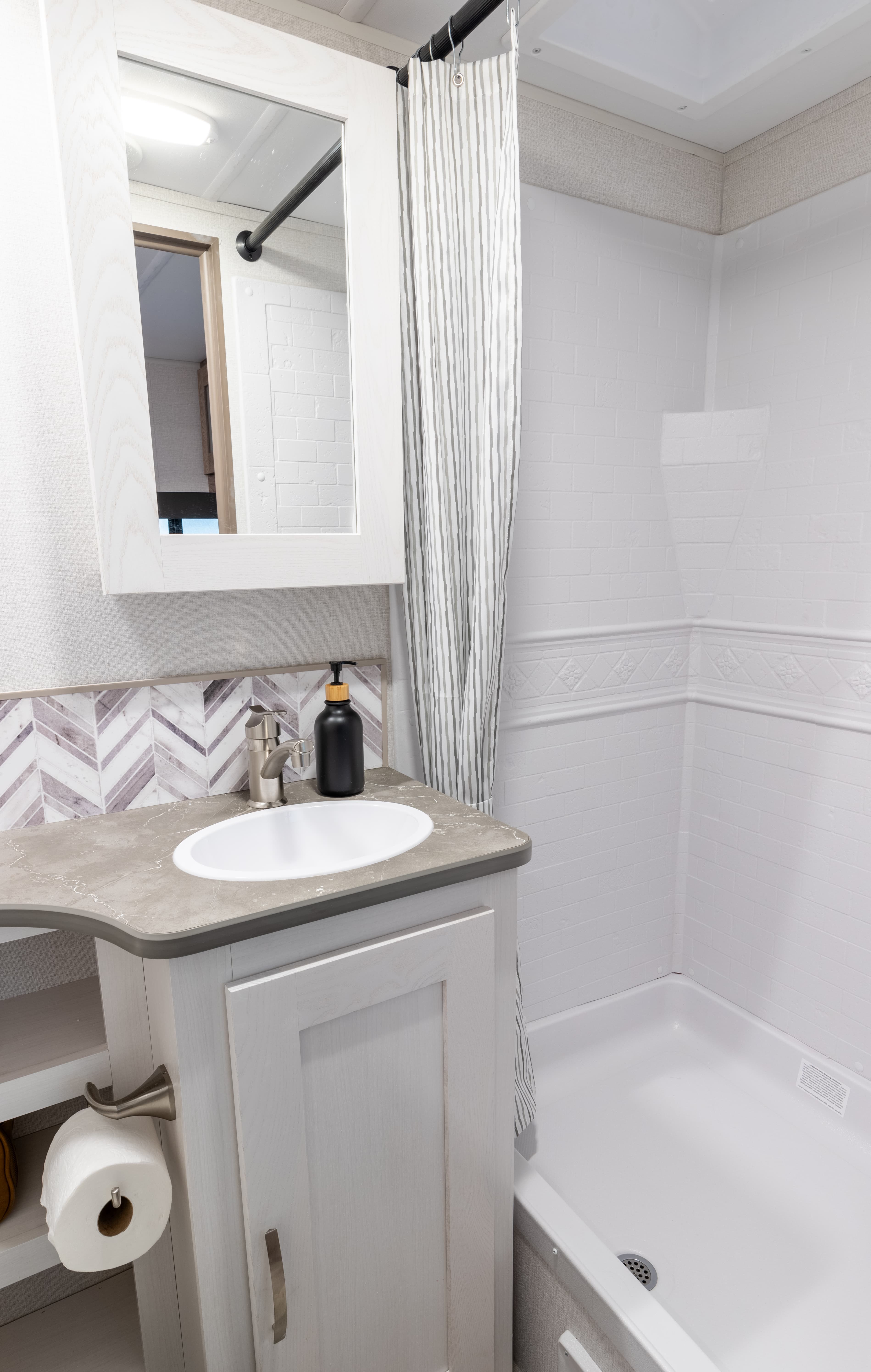 Go Explore X225 - Interior View 3