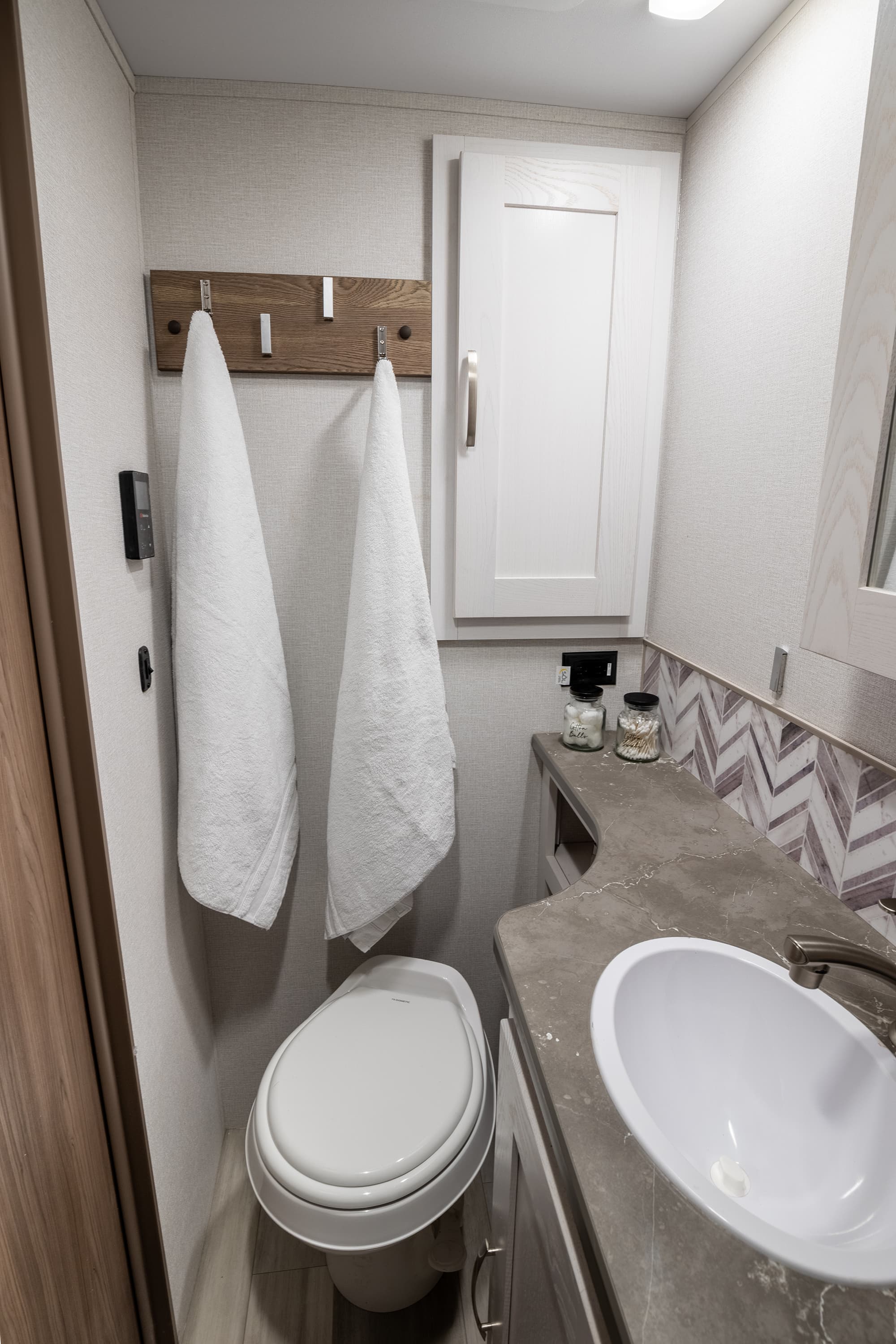 Go Explore X225 - Interior View 5