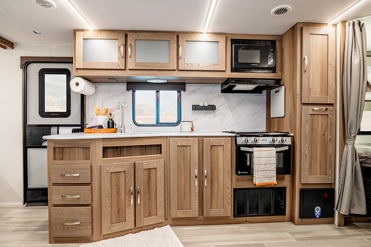 Go Explore X232 - Kitchen