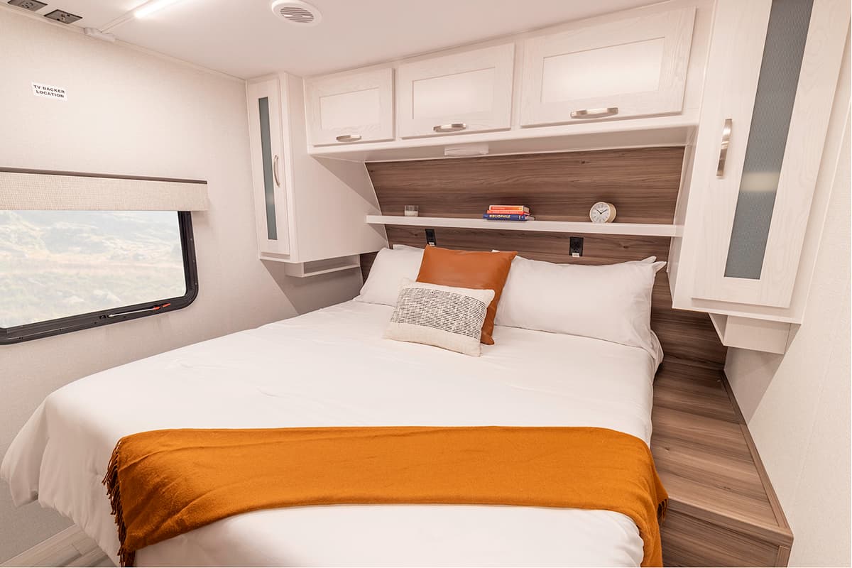 Go Explore X252 - Bedroom