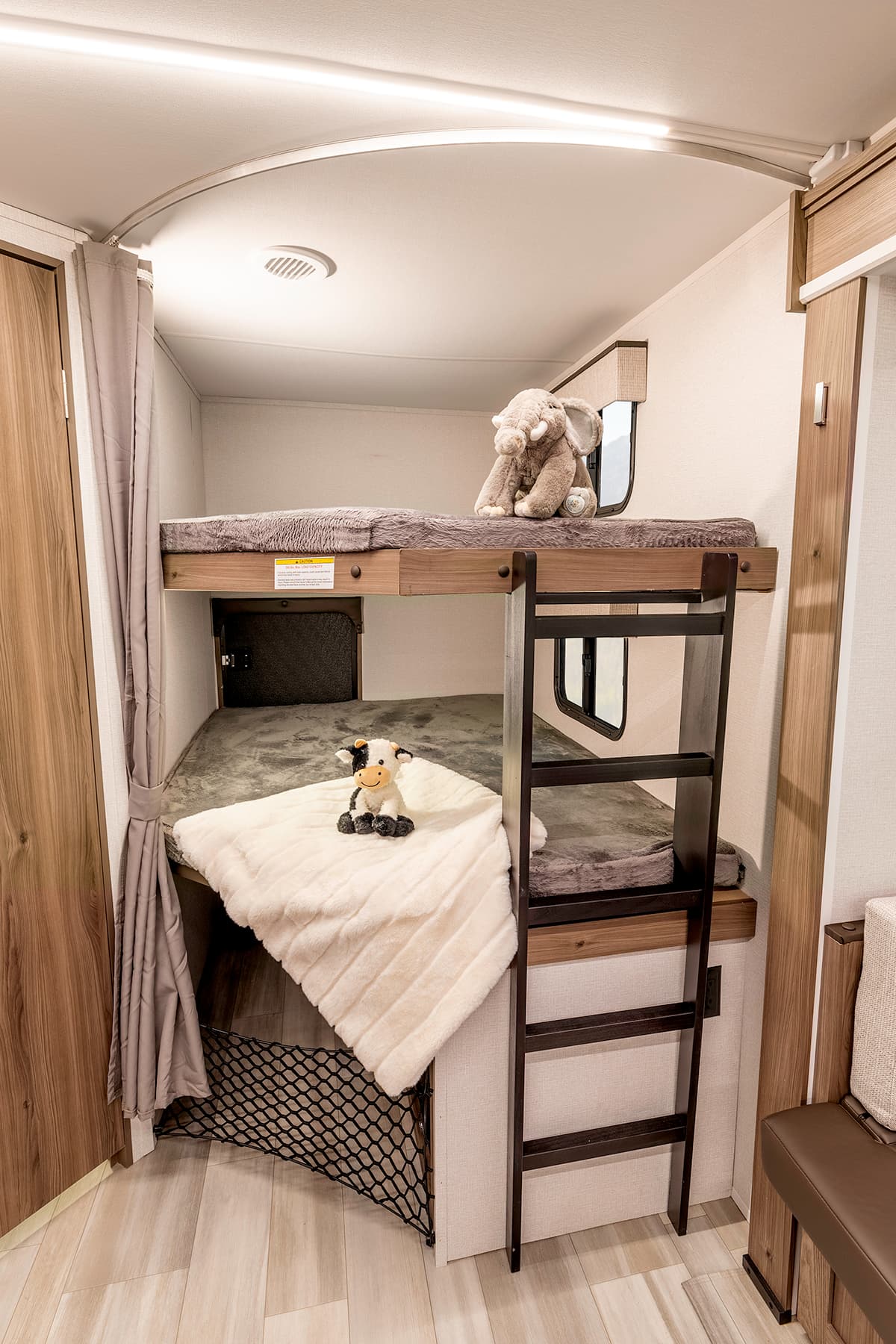 Go Explore X252 - Bunkhouse