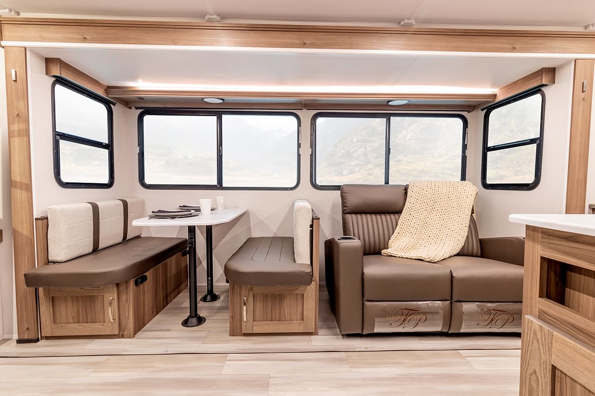 Go Explore X252 - Slide Out